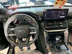 تۆیۆتا لاند کروزەر